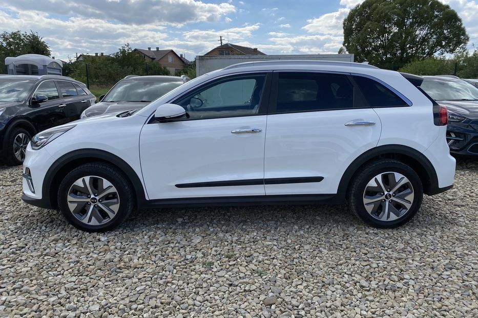 Продам Kia Niro 64 кВт Макс. ЗАРЕЗЕРВОВАНО 2021 года в Львове