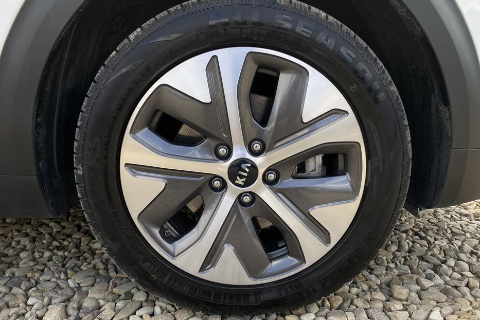 Продам Kia Niro 64 кВт Макс. ЗАРЕЗЕРВОВАНО 2021 года в Львове