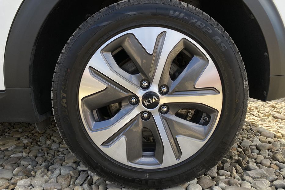 Продам Kia Niro 64 кВт Макс. ЗАРЕЗЕРВОВАНО 2021 года в Львове