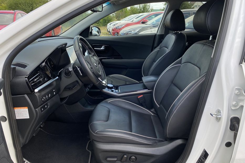 Продам Kia Niro 64 кВт Макс. ЗАРЕЗЕРВОВАНО 2021 года в Львове