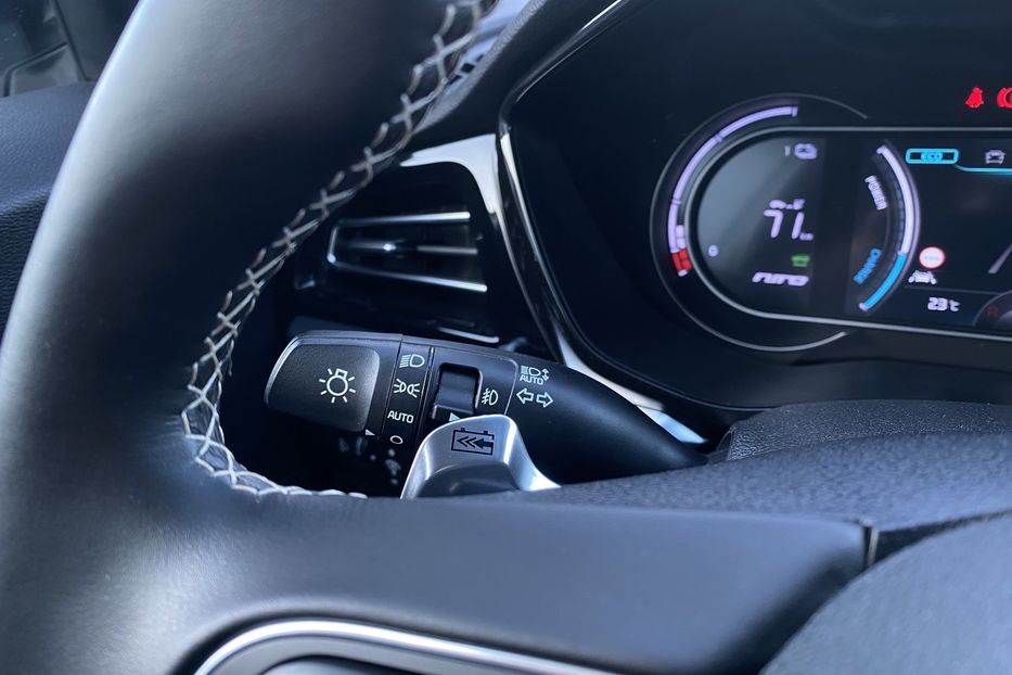 Продам Kia Niro 64 кВт Макс. ЗАРЕЗЕРВОВАНО 2021 года в Львове