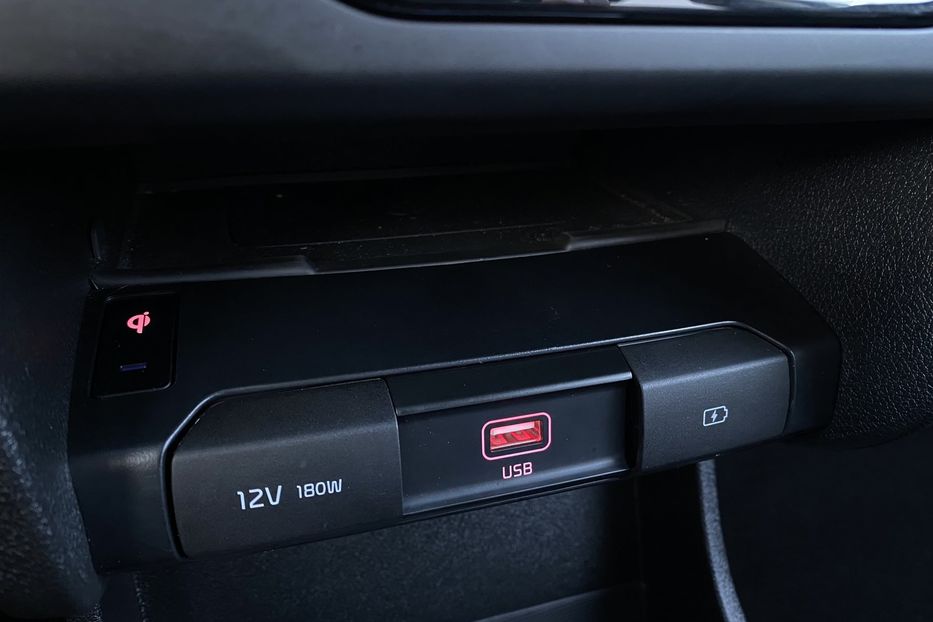 Продам Kia Niro 64 кВт Макс. ЗАРЕЗЕРВОВАНО 2021 года в Львове