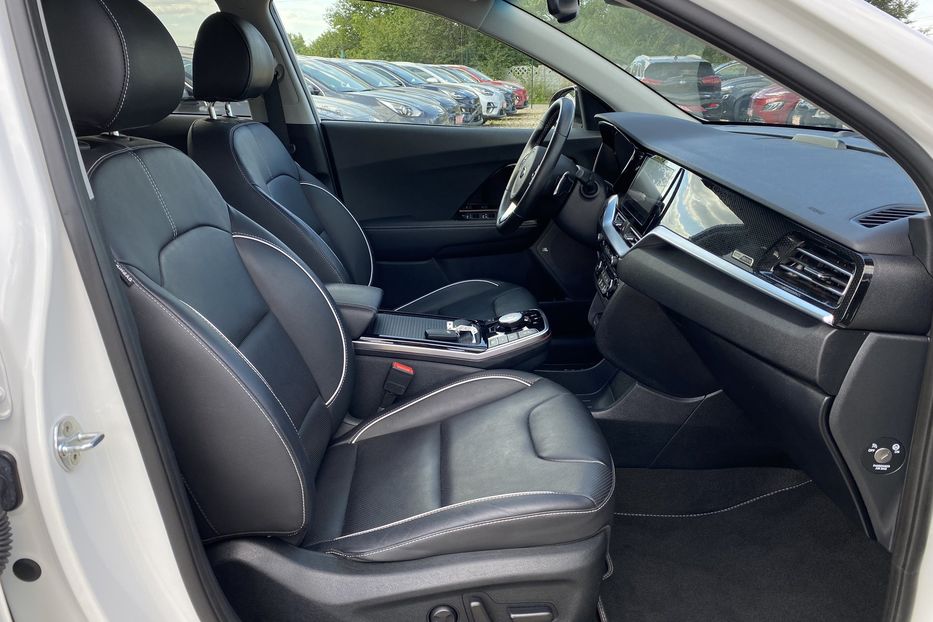 Продам Kia Niro 64 кВт Макс. ЗАРЕЗЕРВОВАНО 2021 года в Львове