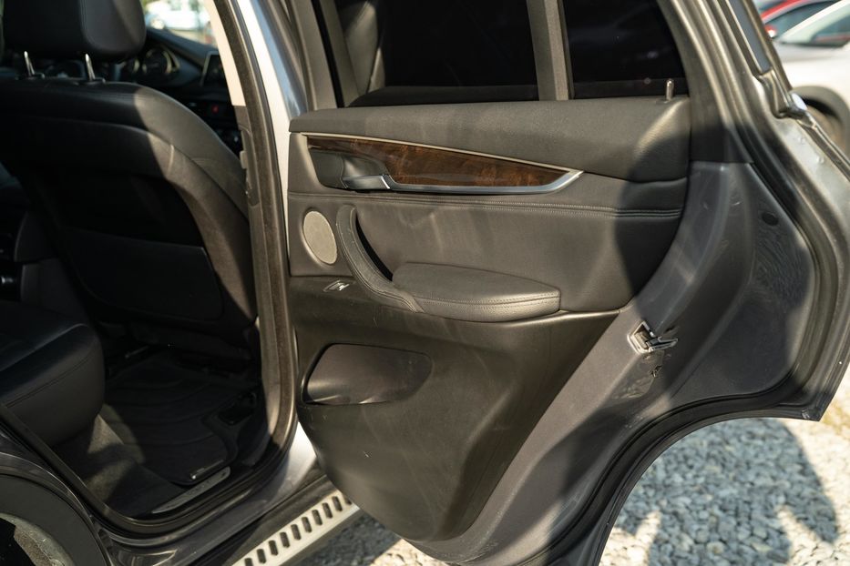 Продам BMW X5 2015 года в Черновцах