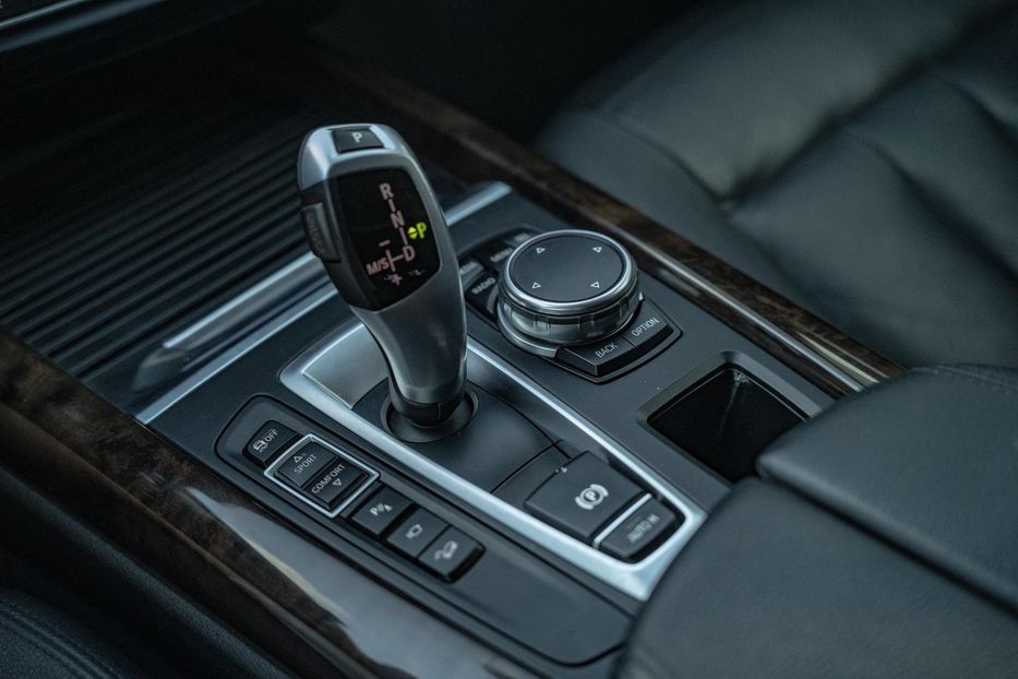 Продам BMW X5 2015 года в Черновцах