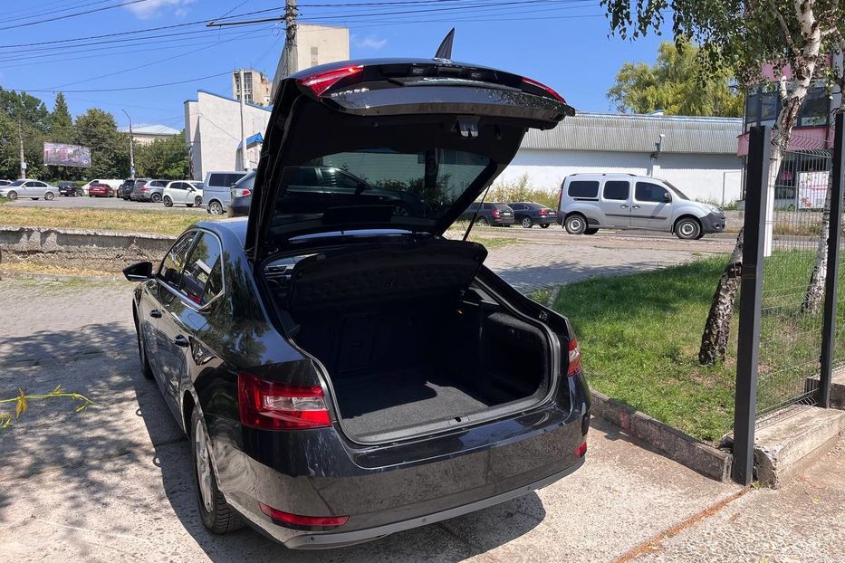 Продам Skoda Superb 2017 года в Черновцах