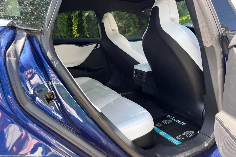 Продам Tesla Model S 2018 года в Черновцах