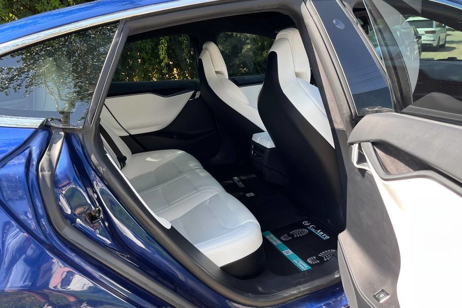 Продам Tesla Model S 2018 года в Черновцах