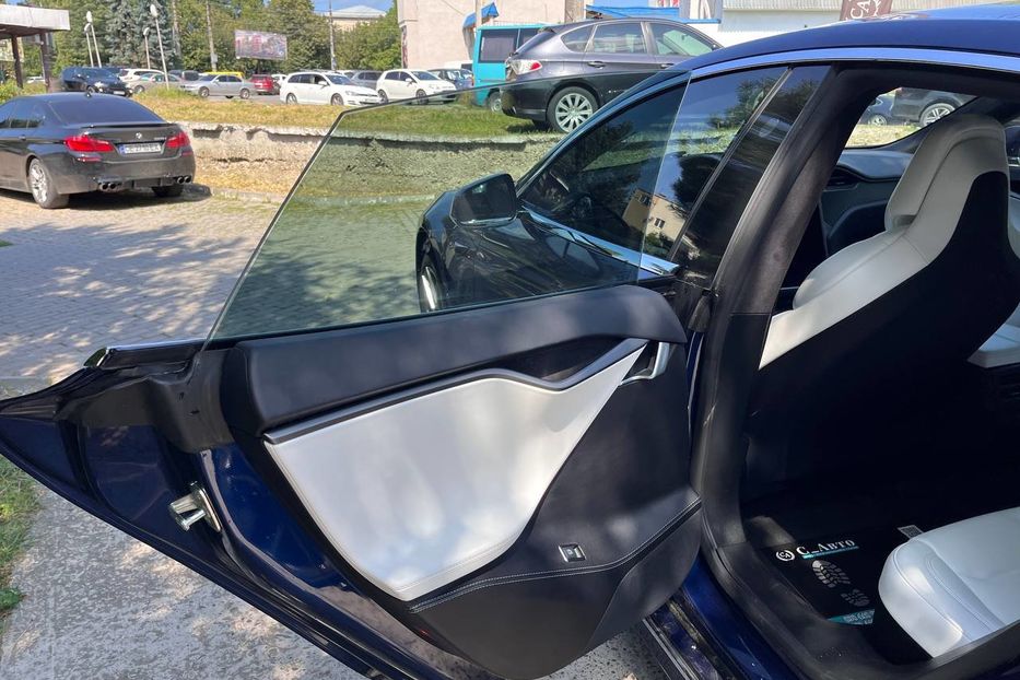 Продам Tesla Model S 2018 года в Черновцах