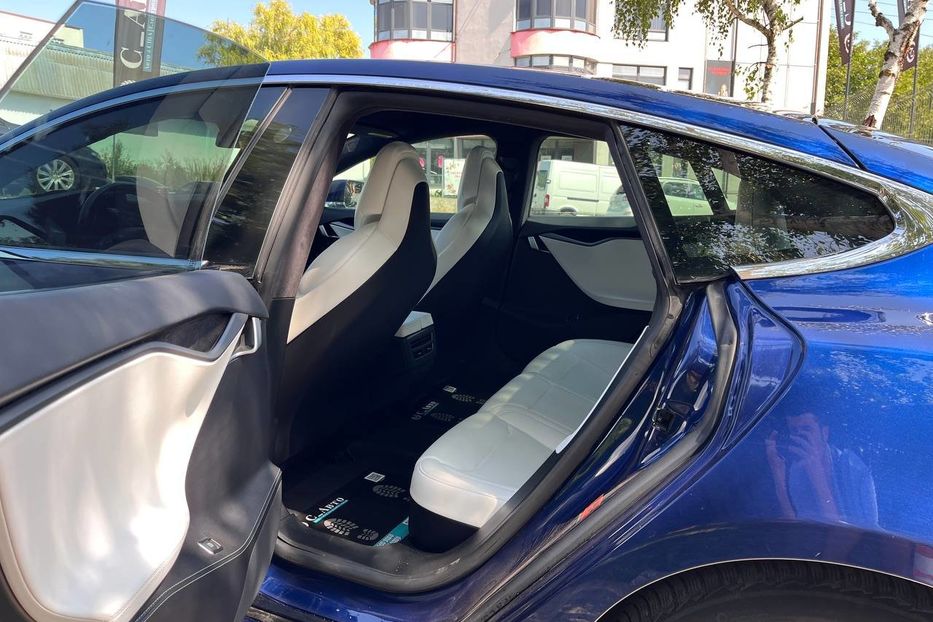 Продам Tesla Model S 2018 года в Черновцах