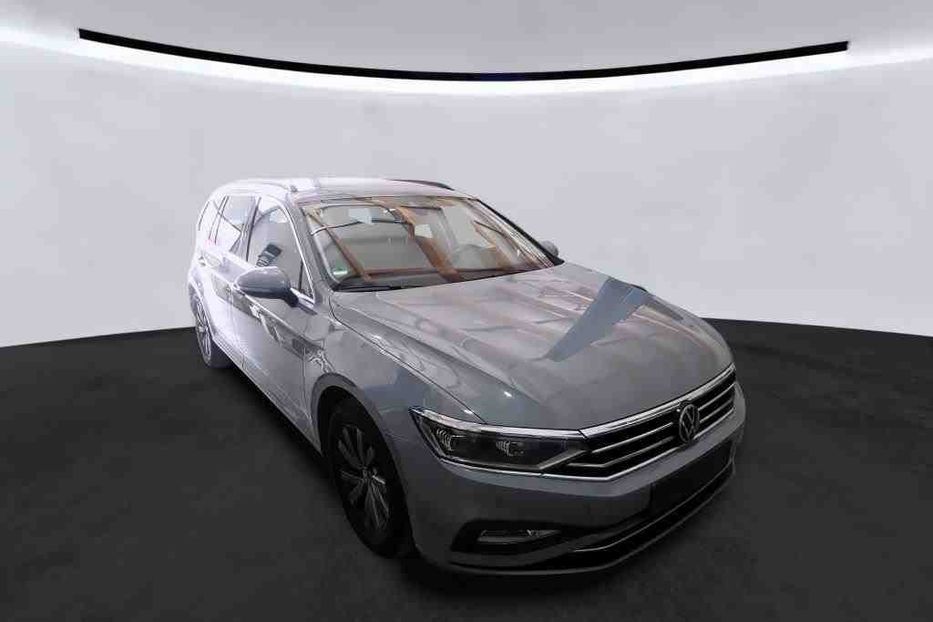 Продам Volkswagen Passat B8 110kw Рідна фарба v8174 2022 года в Луцке