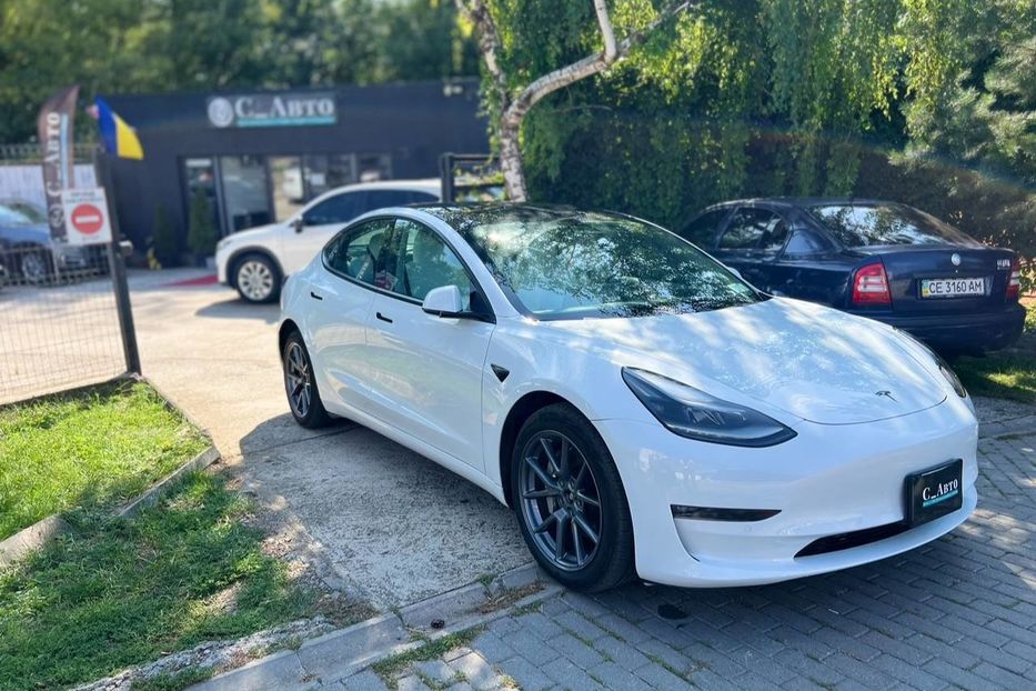 Продам Tesla Model 3 2021 года в Черновцах