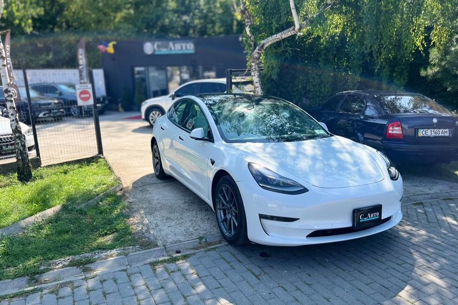 Продам Tesla Model 3 2021 года в Черновцах