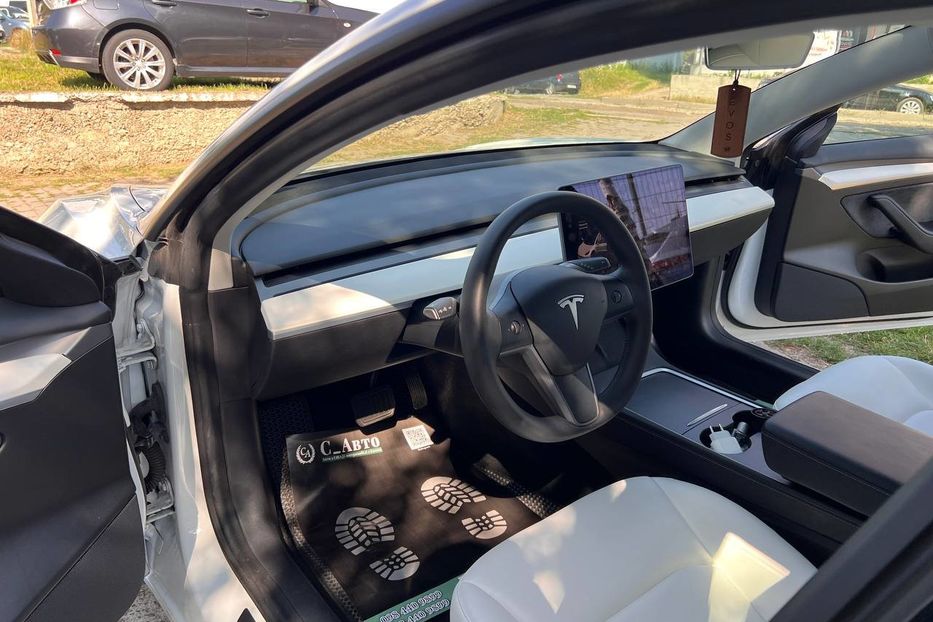 Продам Tesla Model 3 2021 года в Черновцах