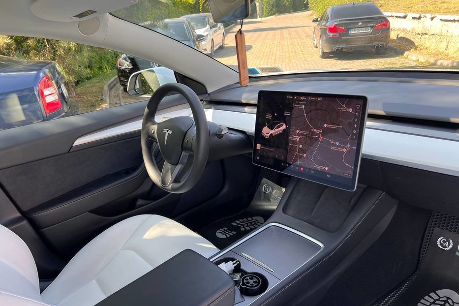 Продам Tesla Model 3 2021 года в Черновцах