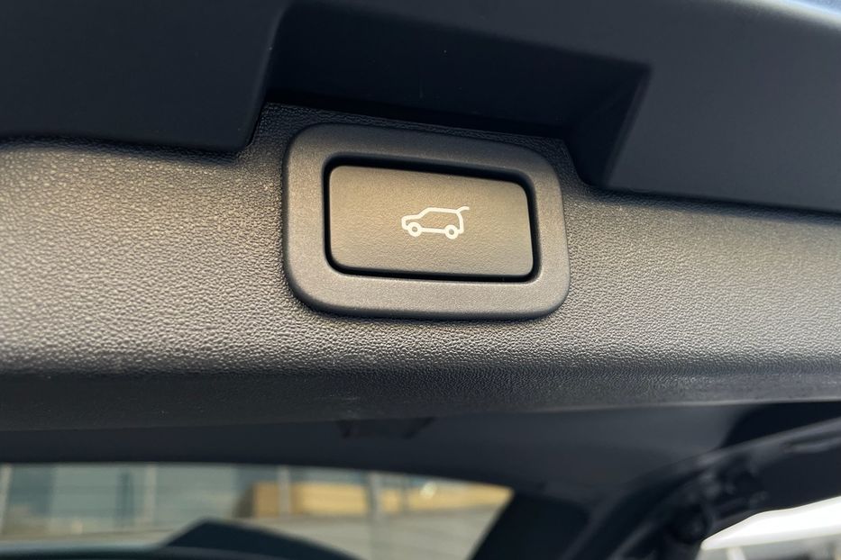 Продам Land Rover Discovery 2018 года в Киеве