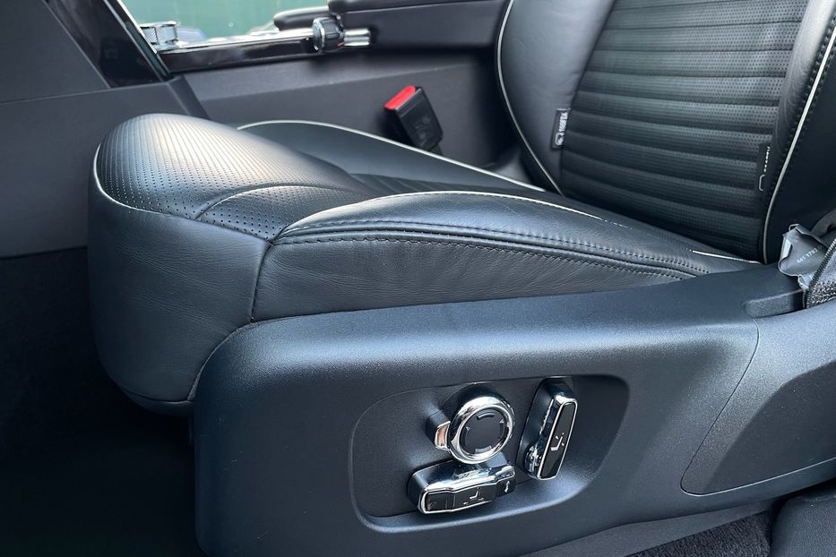 Продам Land Rover Discovery 2018 года в Киеве