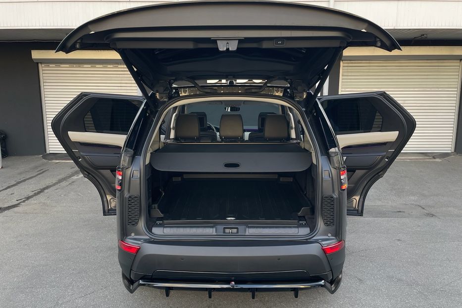 Продам Land Rover Discovery 2018 года в Киеве