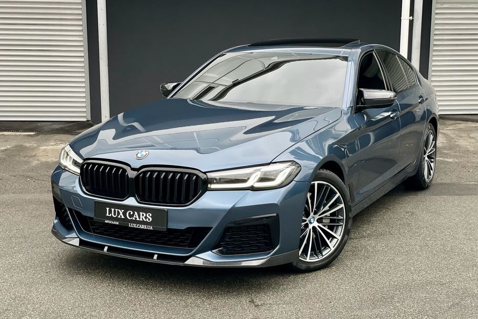 Продам BMW 530 e M package  2022 года в Киеве
