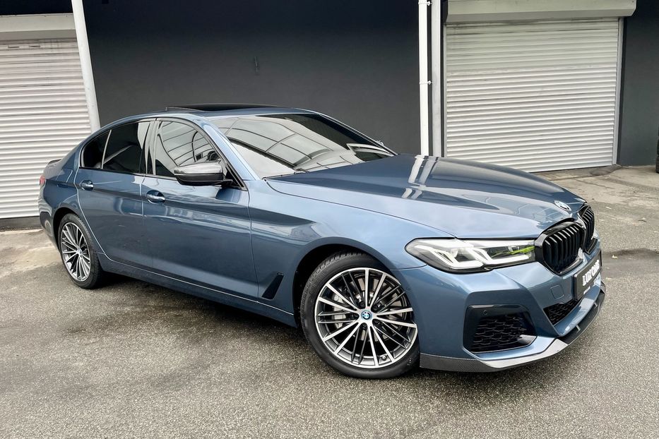 Продам BMW 530 e M package  2022 года в Киеве