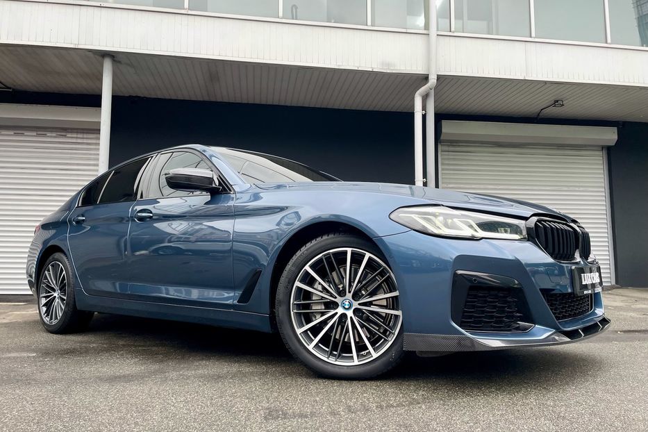 Продам BMW 530 e M package  2022 года в Киеве
