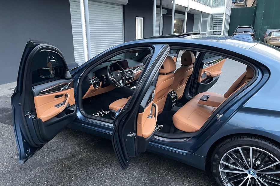 Продам BMW 530 e M package  2022 года в Киеве