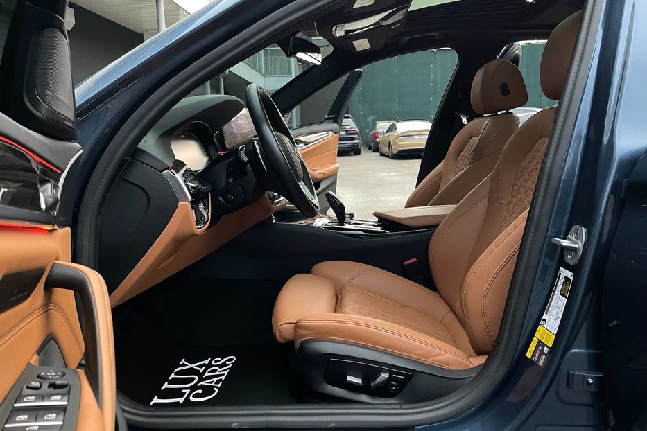 Продам BMW 530 e M package  2022 года в Киеве