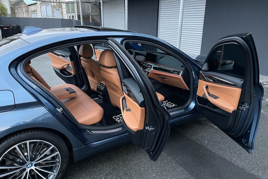Продам BMW 530 e M package  2022 года в Киеве