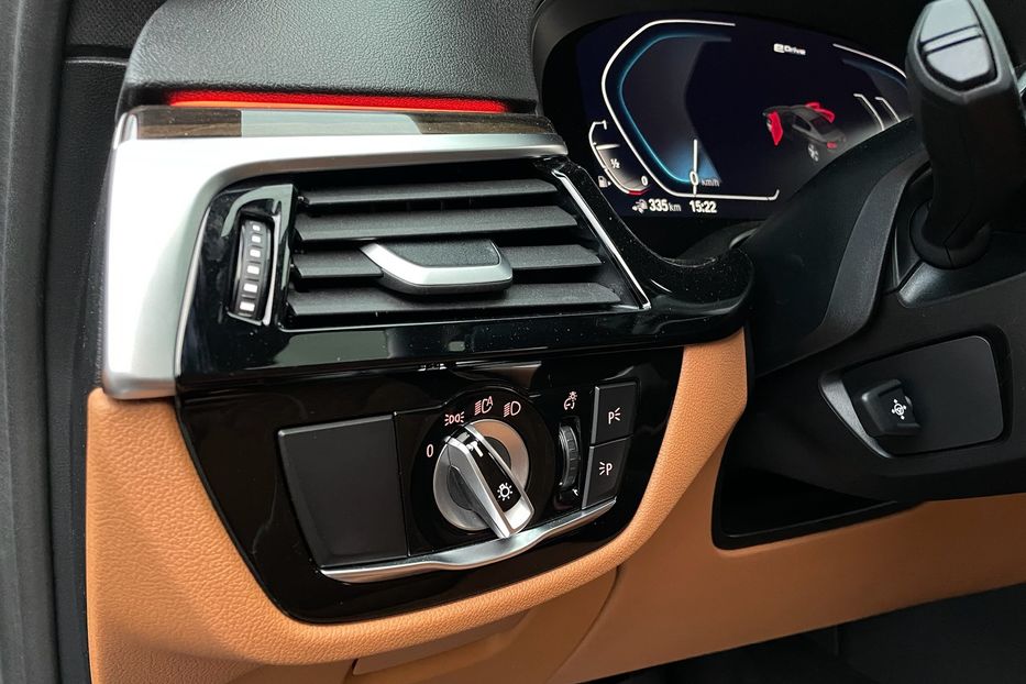 Продам BMW 530 e M package  2022 года в Киеве