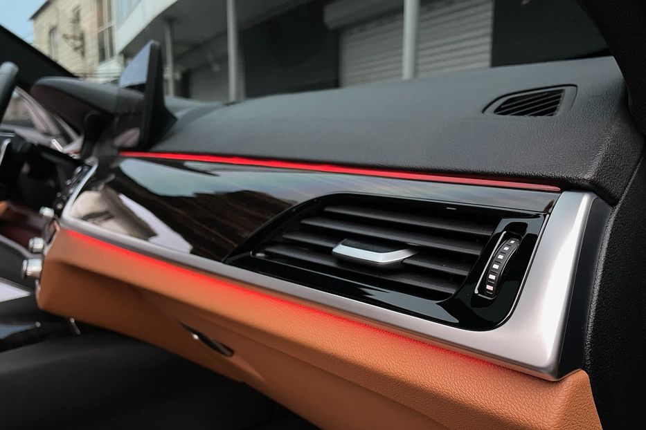 Продам BMW 530 e M package  2022 года в Киеве