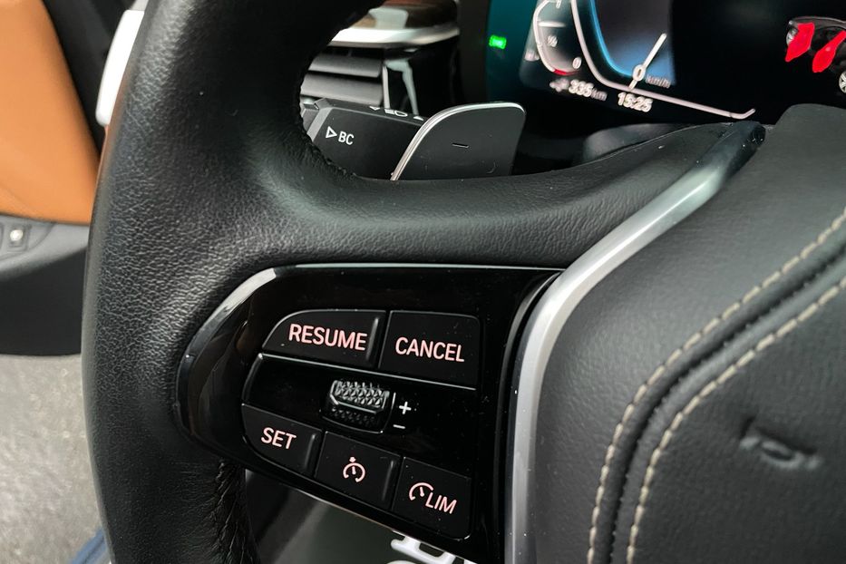 Продам BMW 530 e M package  2022 года в Киеве