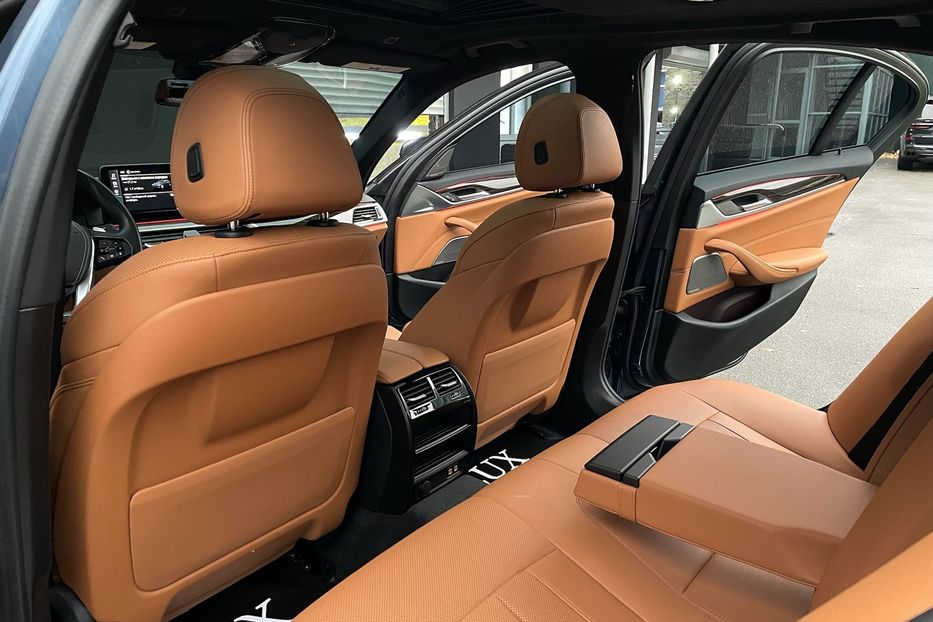 Продам BMW 530 e M package  2022 года в Киеве