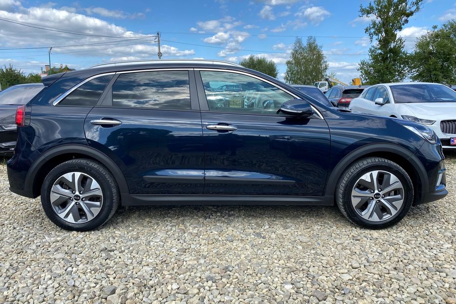 Продам Kia Niro 64 кВт Макс. комплектація 2020 года в Львове