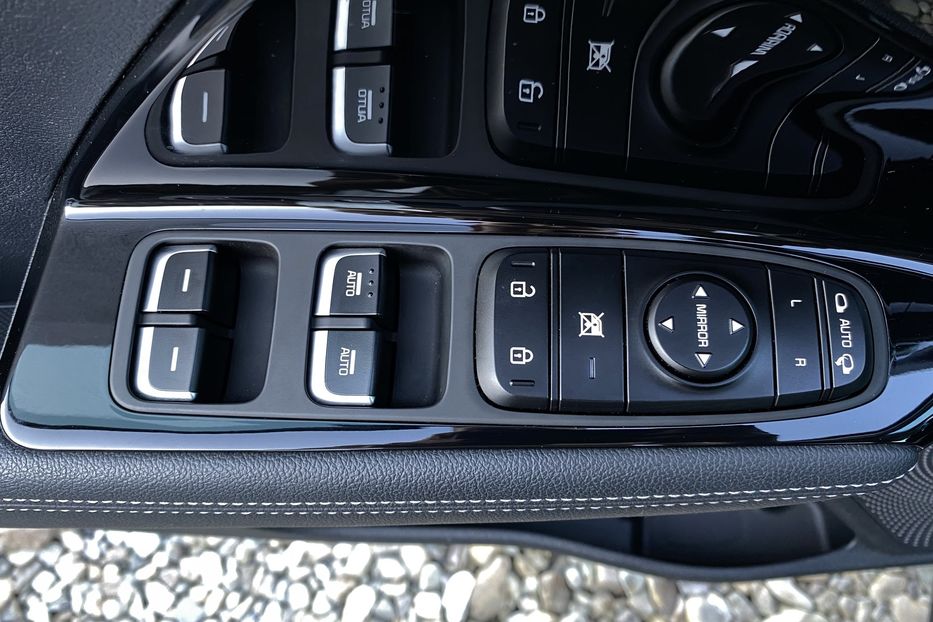 Продам Kia Niro 64 кВт Макс. комплектація 2020 года в Львове