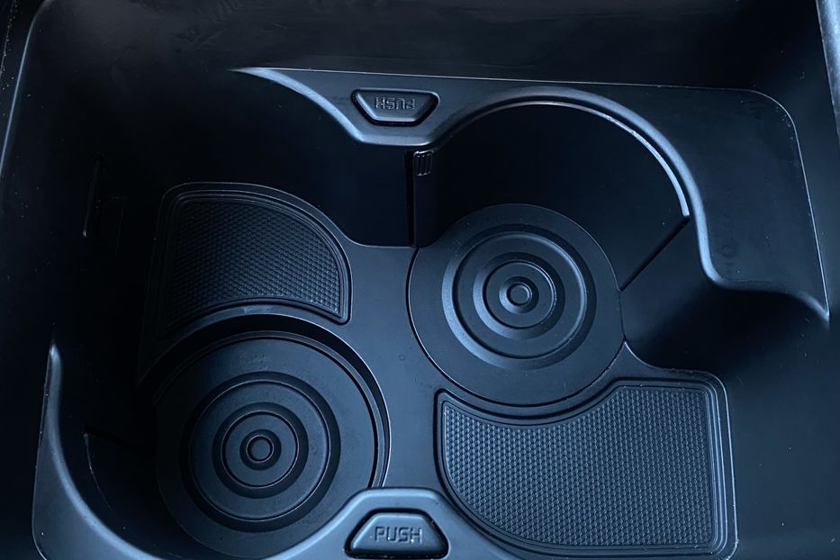 Продам Kia Niro 64 кВт Макс. комплектація 2020 года в Львове