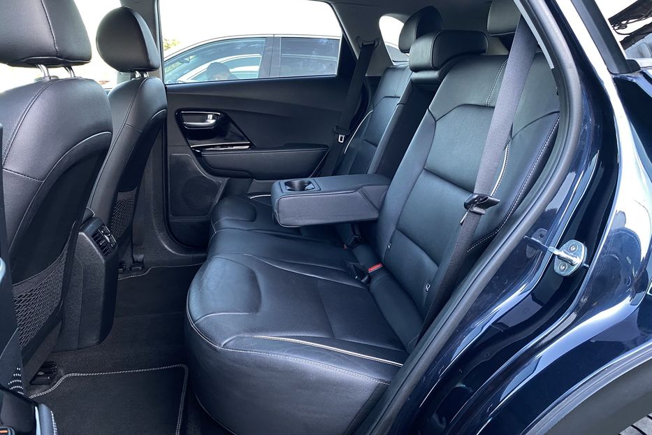 Продам Kia Niro 64 кВт Макс. комплектація 2020 года в Львове