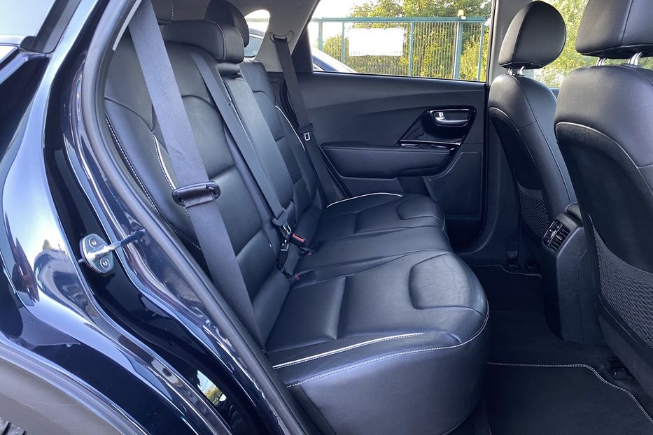 Продам Kia Niro 64 кВт Макс. комплектація 2020 года в Львове