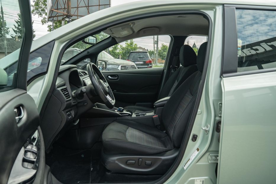 Продам Nissan Leaf SV 2018 года в Черновцах