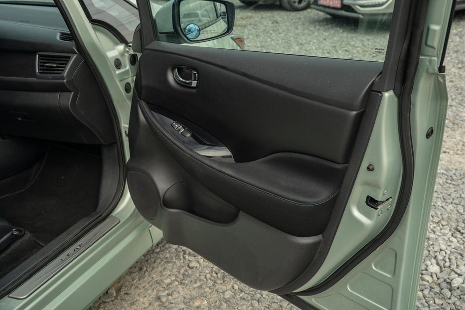 Продам Nissan Leaf SV 2018 года в Черновцах