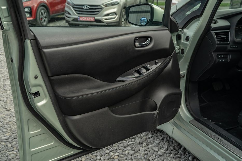 Продам Nissan Leaf SV 2018 года в Черновцах
