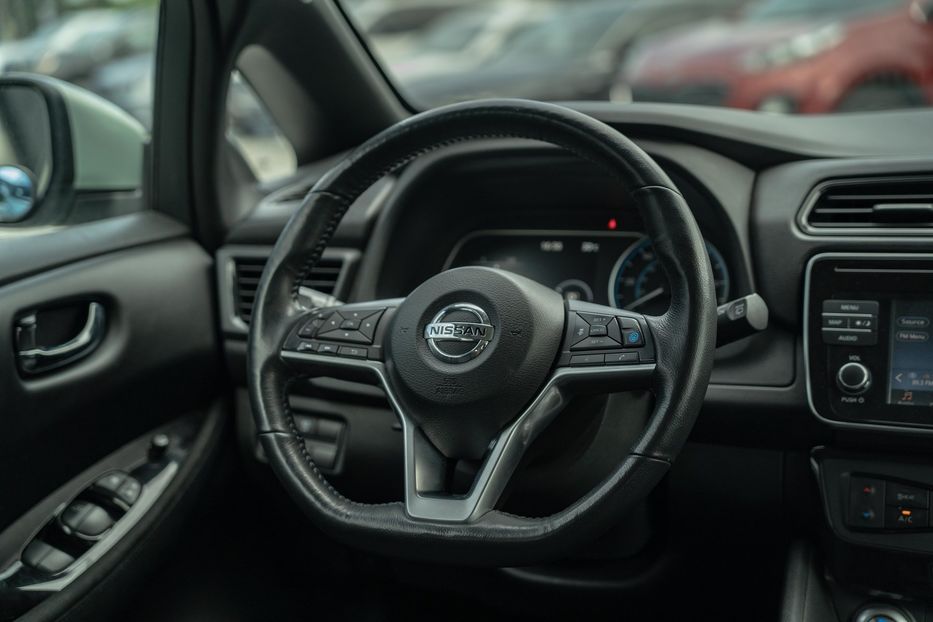 Продам Nissan Leaf SV 2018 года в Черновцах