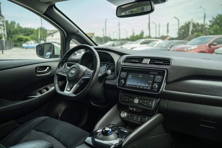 Продам Nissan Leaf SV 2018 года в Черновцах