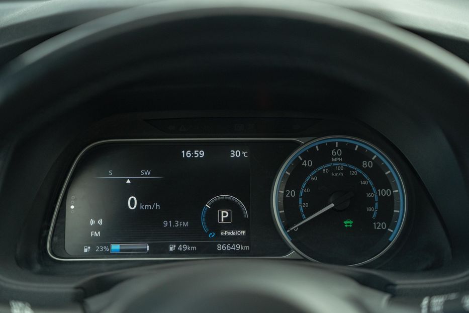 Продам Nissan Leaf SV 2018 года в Черновцах