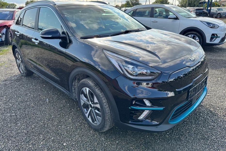Продам Kia Niro 64квт авто в дорозі 2021 года в Львове