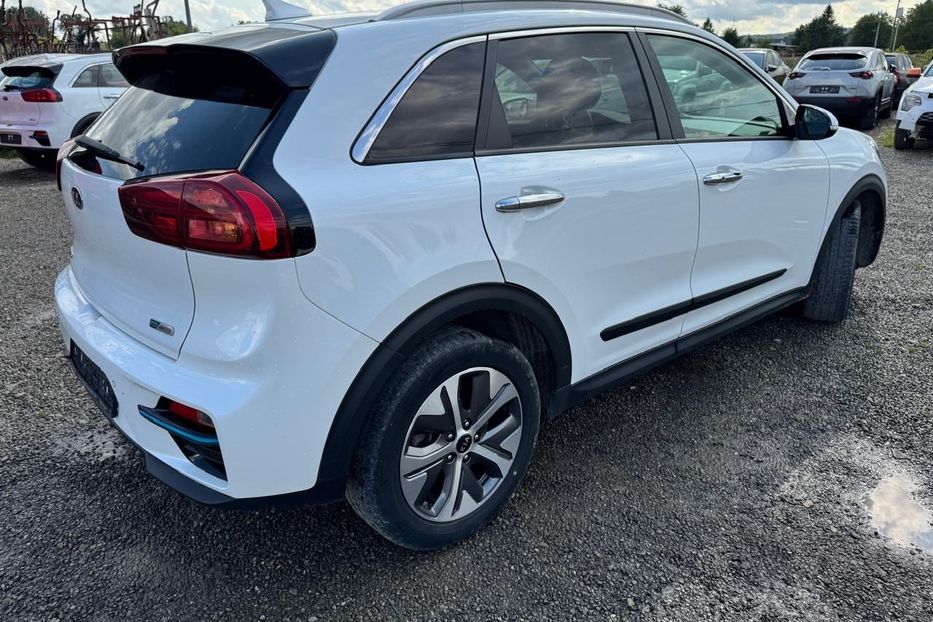 Продам Kia Niro 64квт авто в дорозі 2020 года в Львове