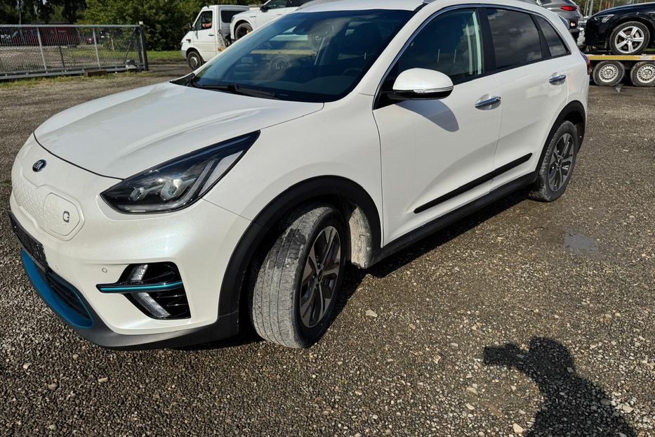 Продам Kia Niro 64квт авто в дорозі 2020 года в Львове