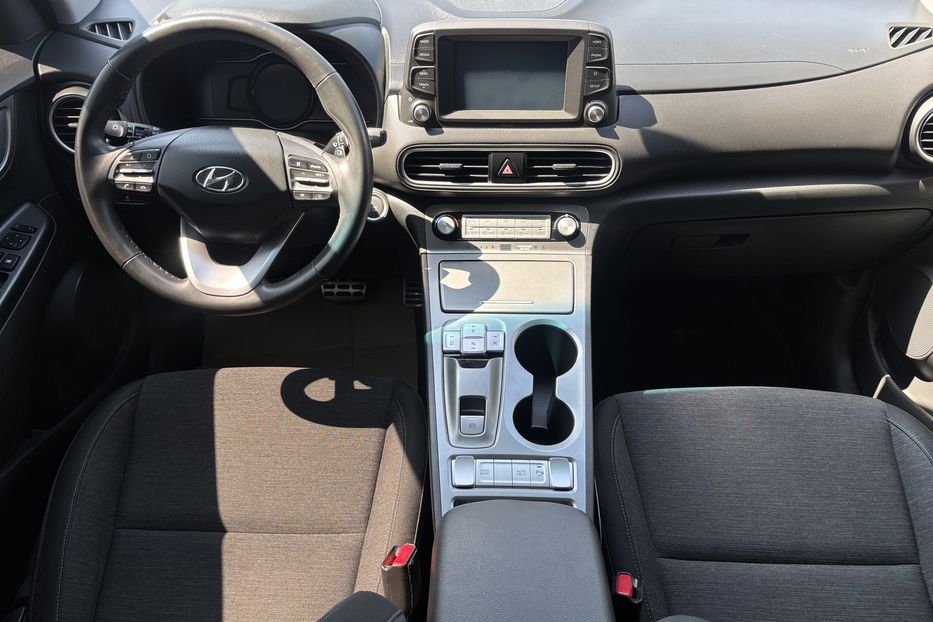 Продам Hyundai Kona 39 квт  2020 года в Львове