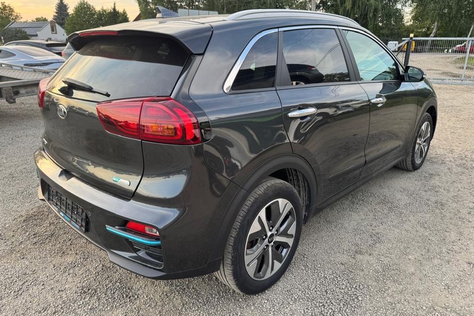 Продам Kia Niro 64квт авто в дорозі 2021 года в Львове