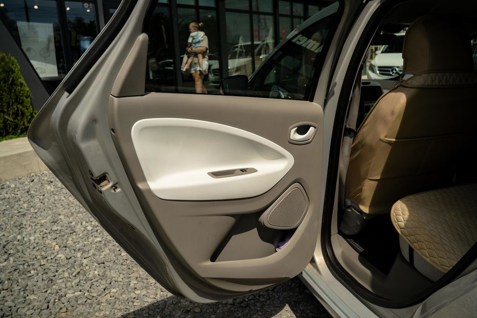 Продам Renault Zoe 2016 года в Черновцах