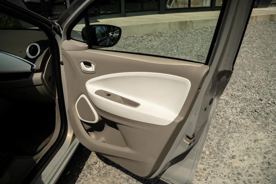 Продам Renault Zoe 2016 года в Черновцах